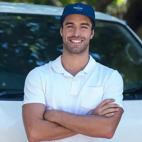 Schendel Pest Services technician in Missouri MO